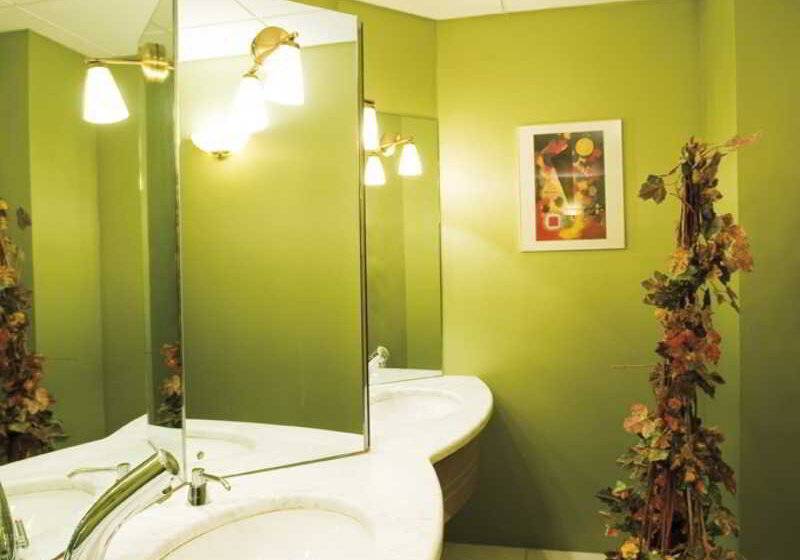 Отель Hôtel Escurial   Centre Gare