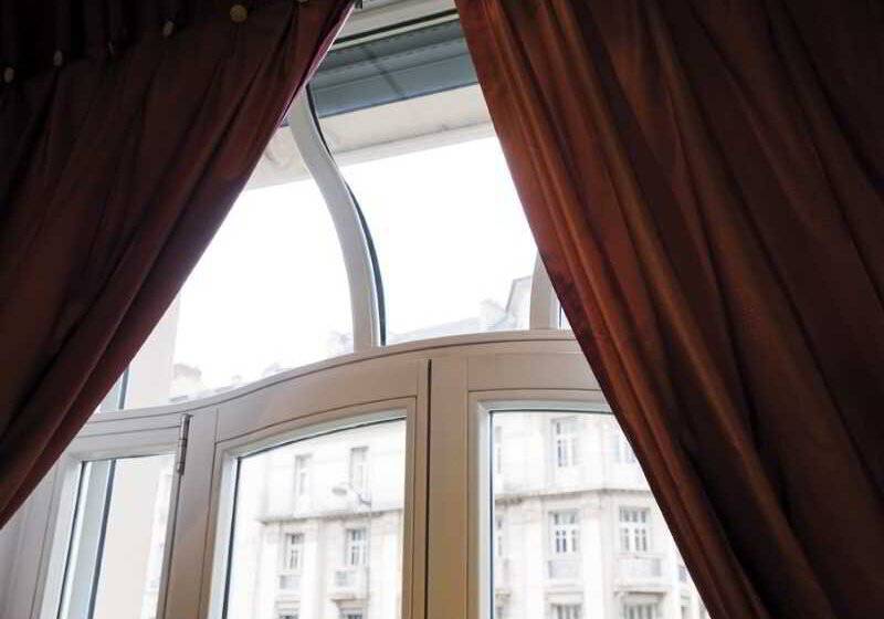 Отель Hôtel Escurial   Centre Gare