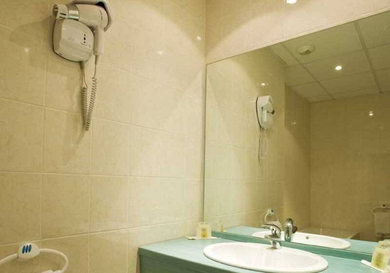 Отель Hôtel Escurial   Centre Gare