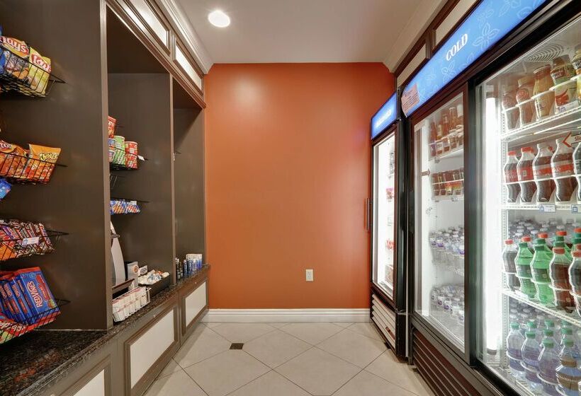 هتل Hilton Garden Inn San Diego Del Mar