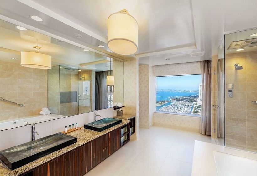فندق Hilton San Diego Bayfront