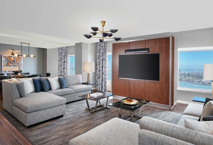 هتل Hilton San Diego Bayfront
