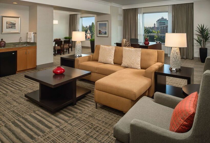 Отель Hilton Vancouver Washington