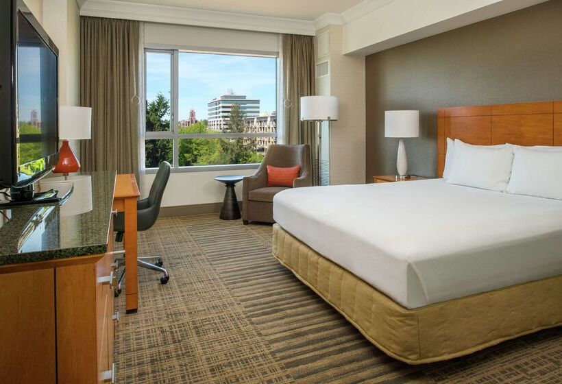 Отель Hilton Vancouver Washington