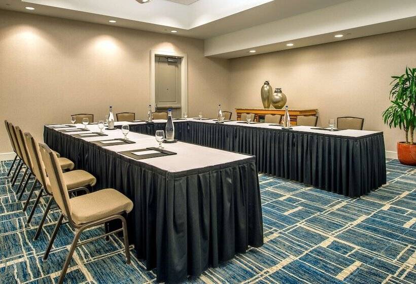 Отель Hilton Vancouver Washington