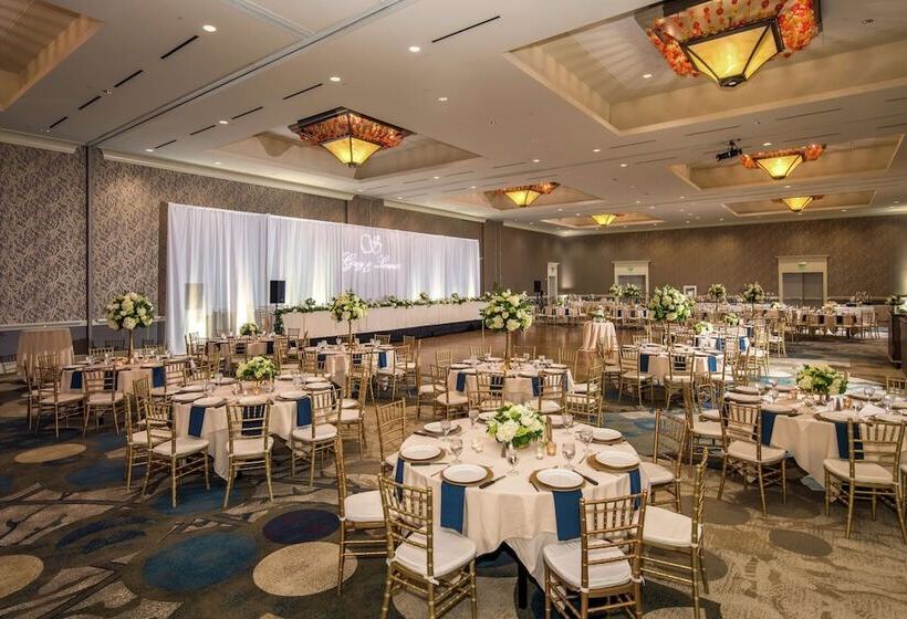 Отель Hilton Vancouver Washington