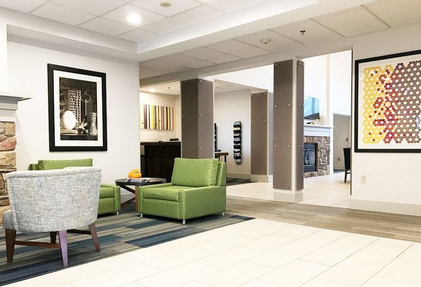 Holiday Inn Express Hotel & Suites White River Junction, An Ihg