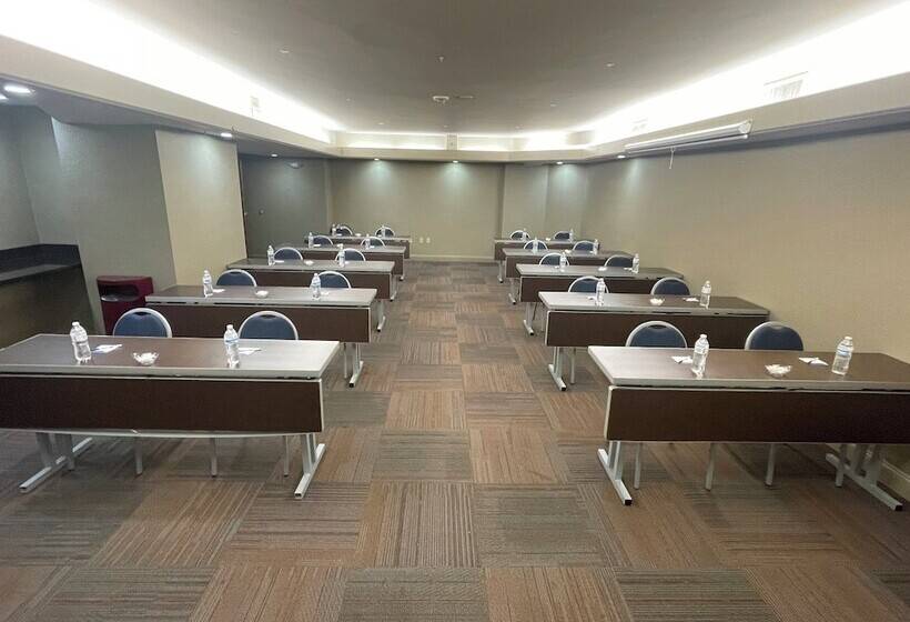 호텔 Holiday Inn Express Cleveland Downtown, An Ihg