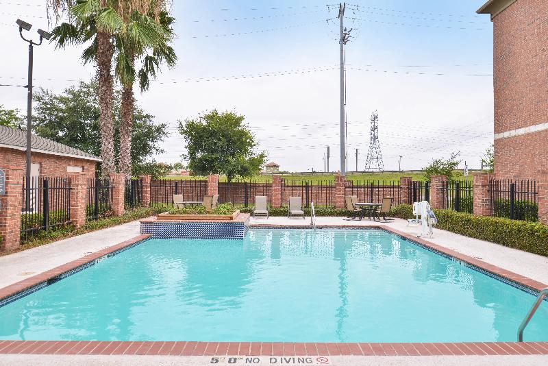 Holiday Inn Express Hotel & Suites San Antonio By Ihg