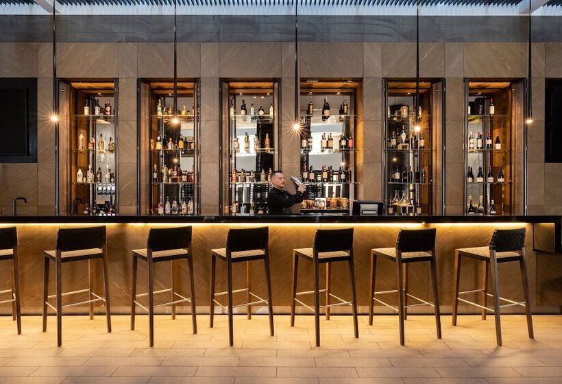 هتل Holiday Inn Santiago   Airport Terminal, An Ihg