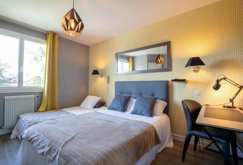 בית מלון כפרי Hôtel Parc Adélie   Logis Hôtels