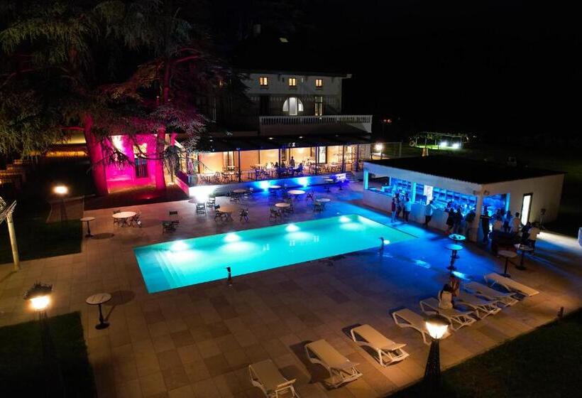 בית מלון כפרי Séquoias Golf & Ressort