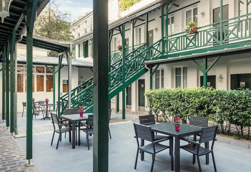 Отель Ibis Levallois Perret