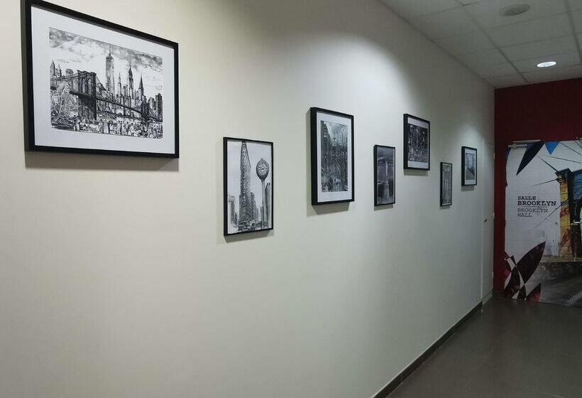 ホテル Kyriad Chartres