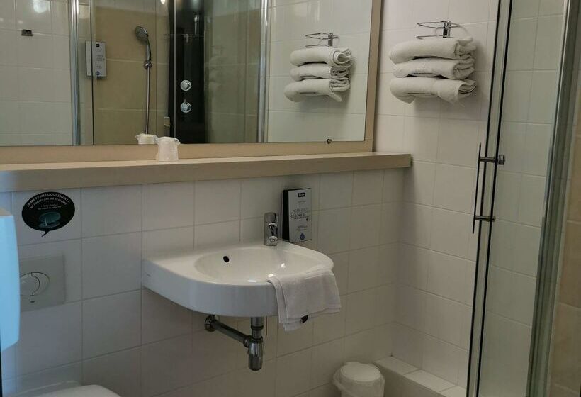 ホテル Kyriad Chartres