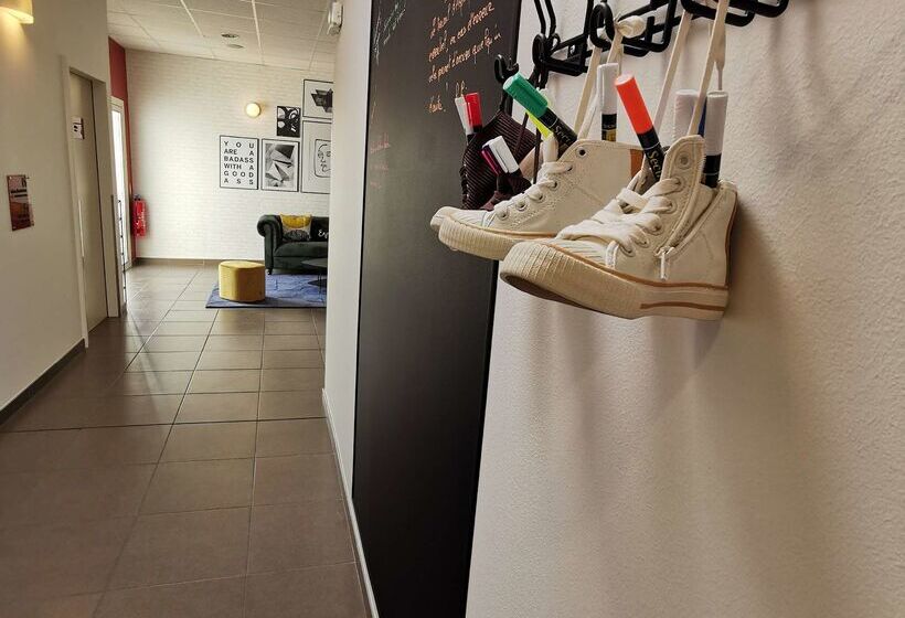 ホテル Kyriad Chartres