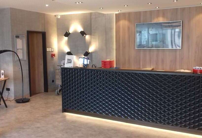 ホテル Kyriad Chartres