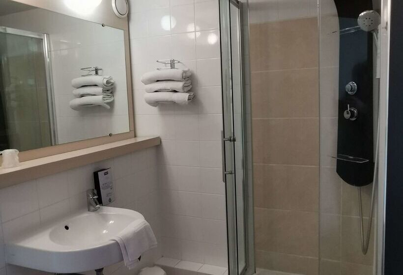 ホテル Kyriad Chartres