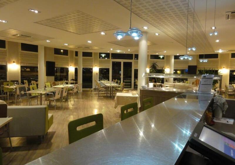 ホテル Kyriad Chartres