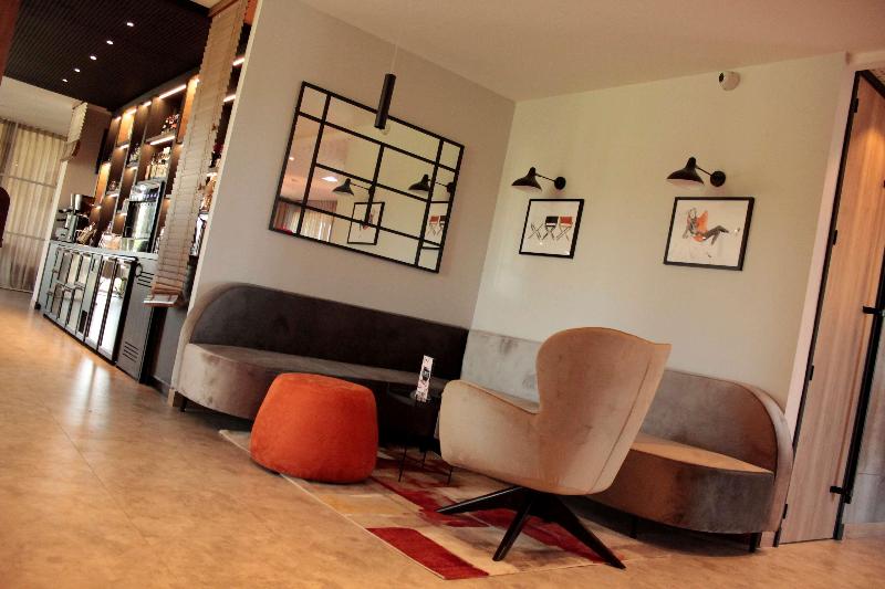 ホテル Kyriad Chartres