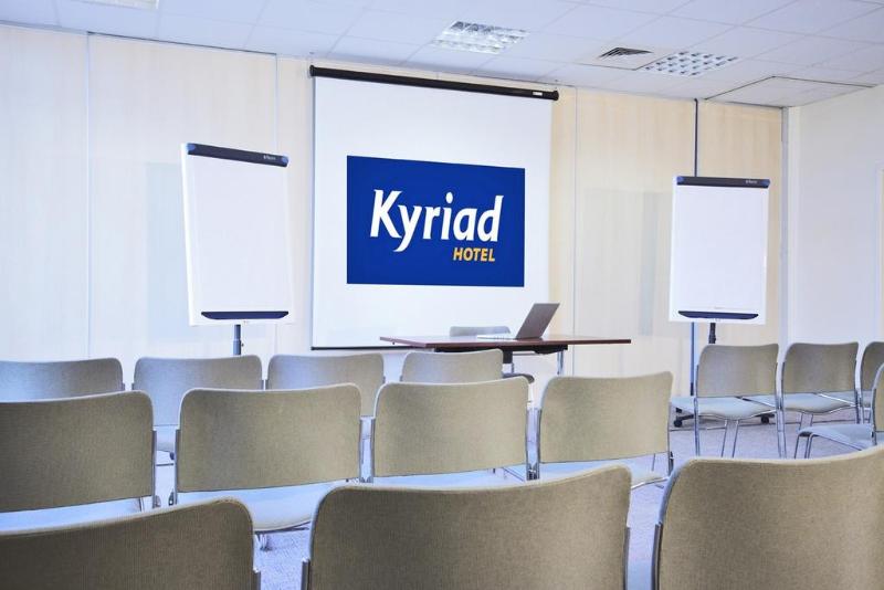 ホテル Kyriad Chartres