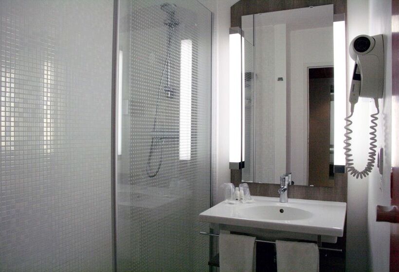 فندق Kyriad Prestige Compiegne