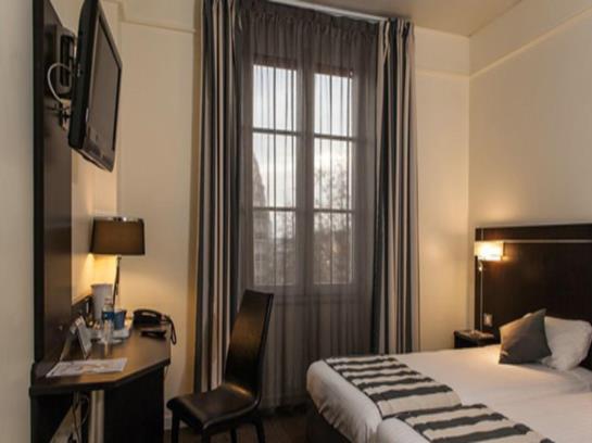 هتل Kyriad Paris 10 Gare de L'Est