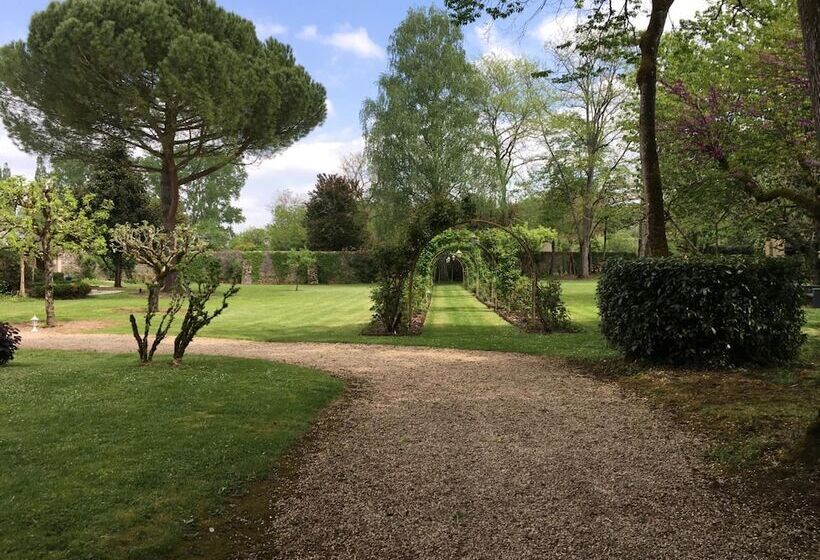 酒店 La Roseraie Hôtel Restaurant