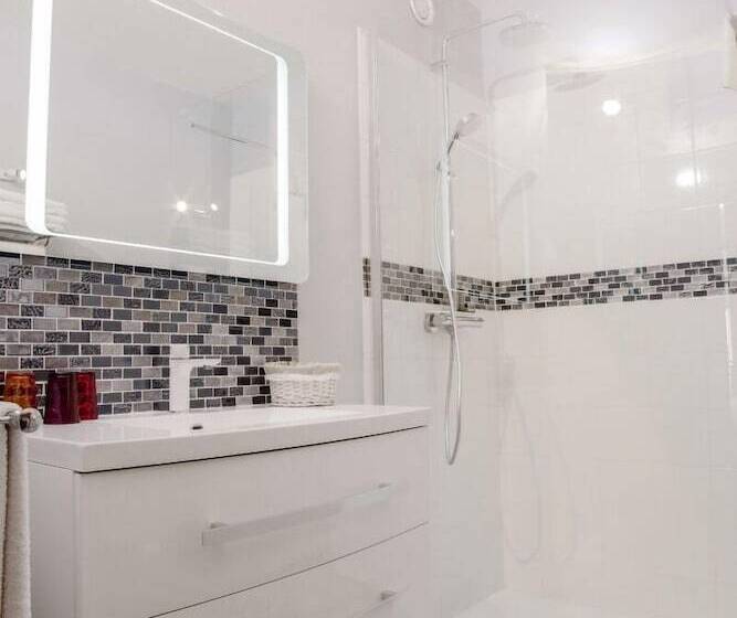 酒店 La Roseraie Hôtel Restaurant