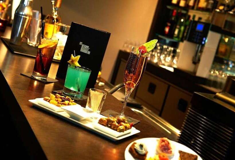 בית מלון כפרי Relais De La Malmaison Paris Rueil Hôtel Spa