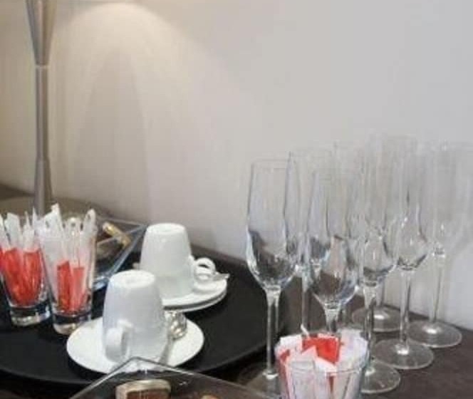 בית מלון כפרי Relais De La Malmaison Paris Rueil Hôtel Spa