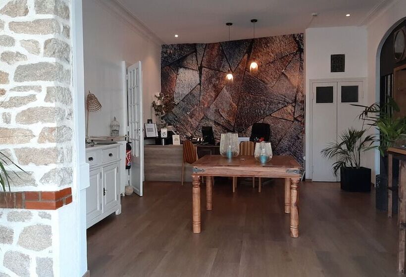 酒店 Le Saint Pierre, La Bauleescoublac