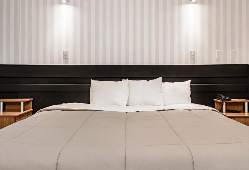 Отель Miraflores Suites Centro