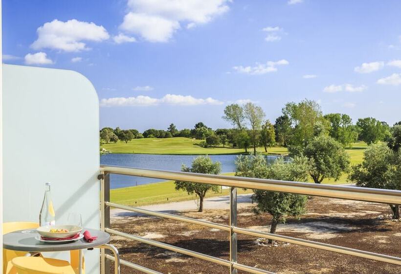 בית מלון כפרי Montado  & Golf Resort