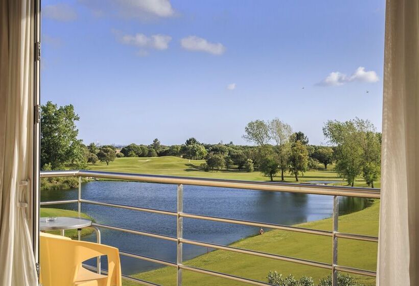 בית מלון כפרי Montado  & Golf Resort