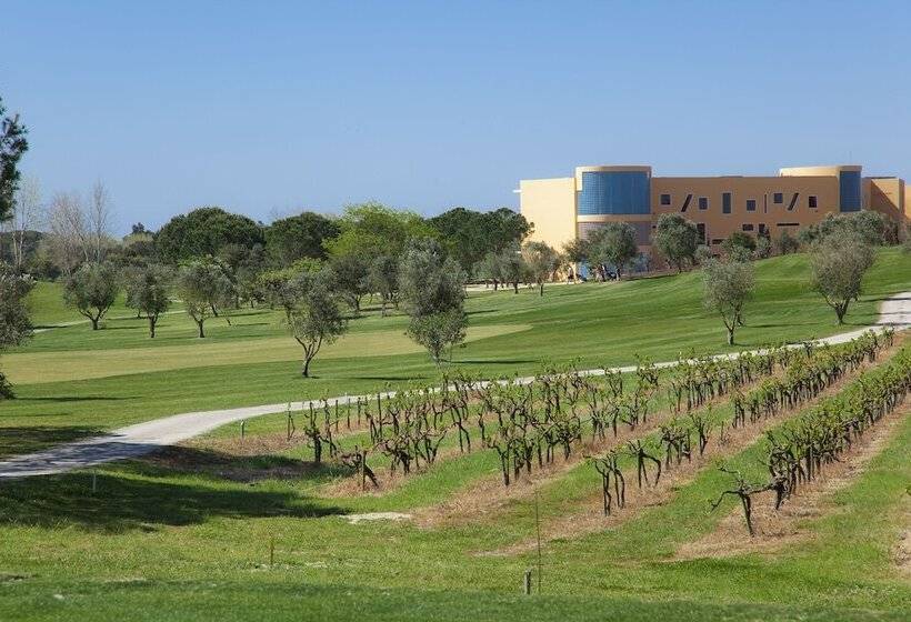 בית מלון כפרי Montado  & Golf Resort