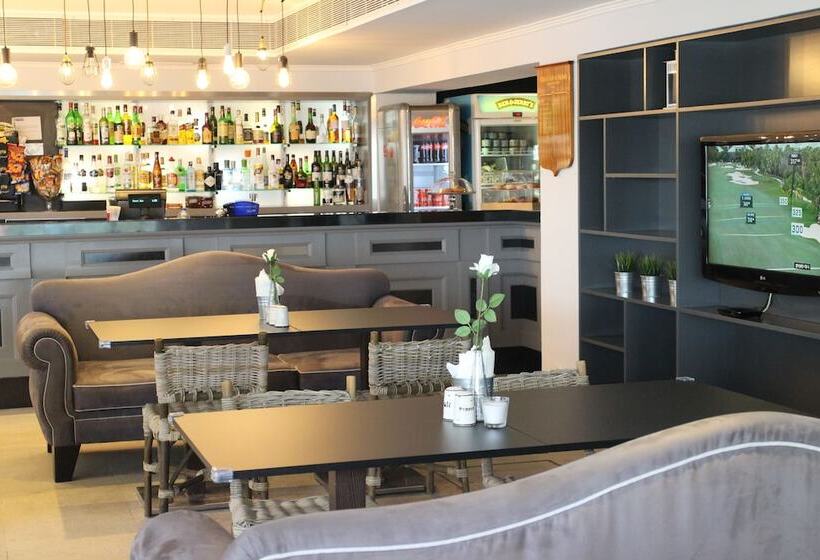 בית מלון כפרי Montado  & Golf Resort