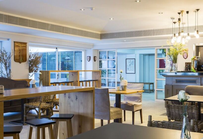 בית מלון כפרי Montado  & Golf Resort