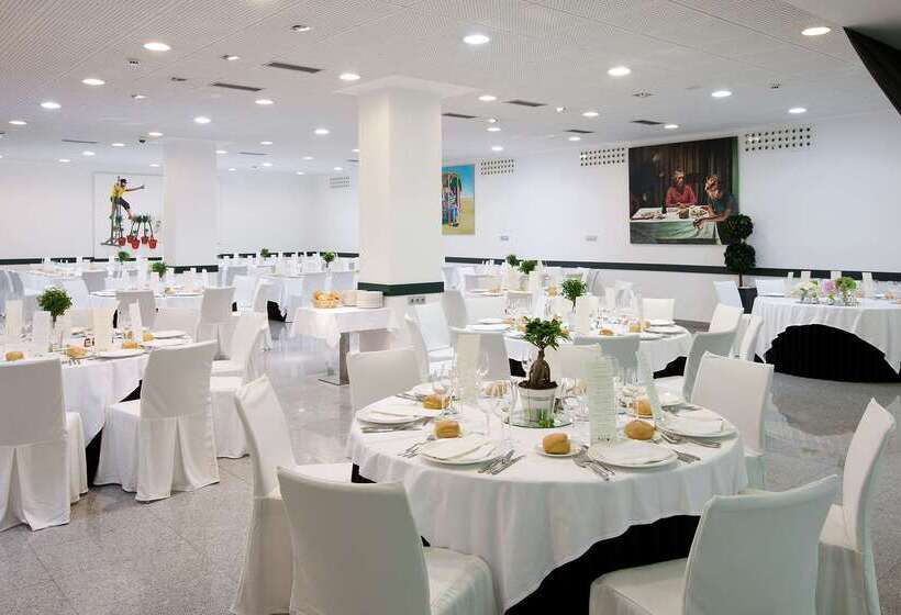 هتل NH La Avanzada