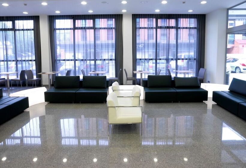 هتل NH La Avanzada