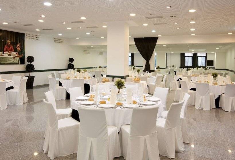 هتل NH La Avanzada