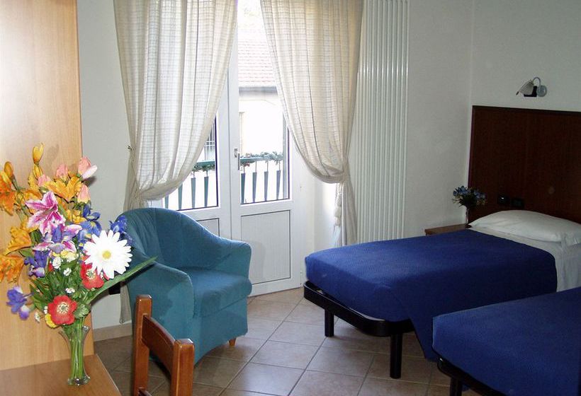 Отель Paradise Airport