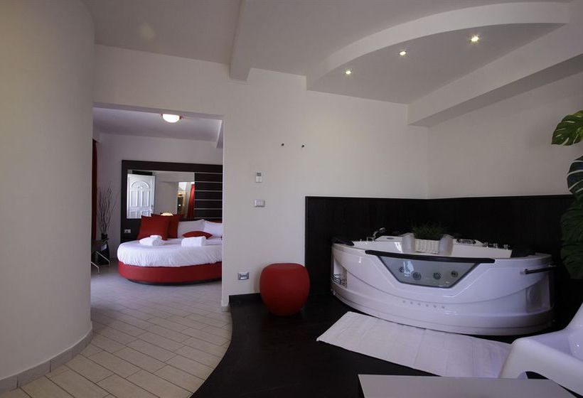 Отель Paradise Airport