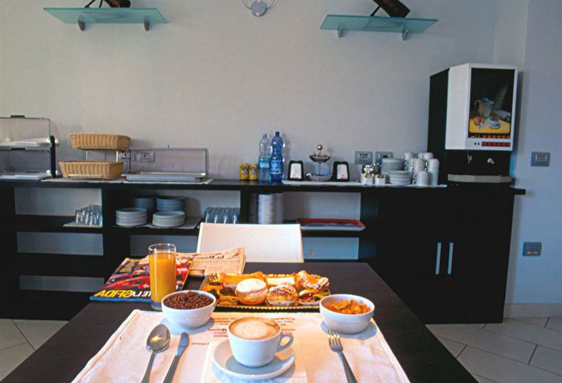 Отель Paradise Airport