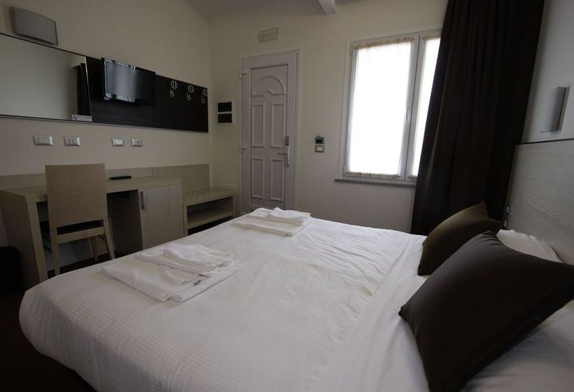 Отель Paradise Airport