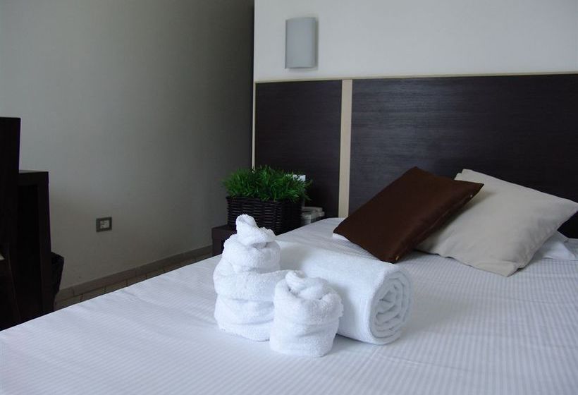 Отель Paradise Airport