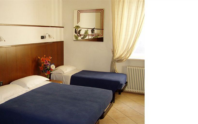 Отель Paradise Airport