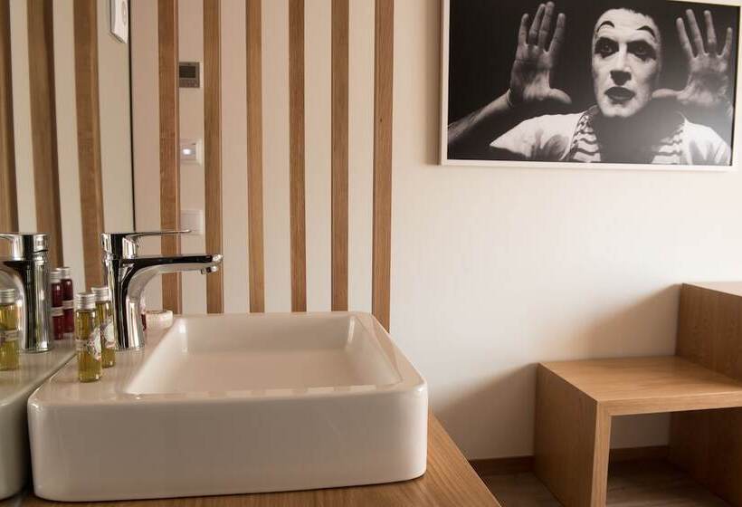 هتل Porto Coliseum