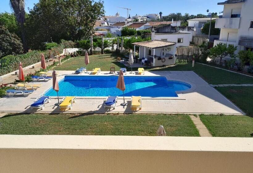 בית מלון כפרי Residence 1000 Roses