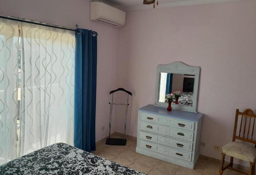 בית מלון כפרי Residence 1000 Roses